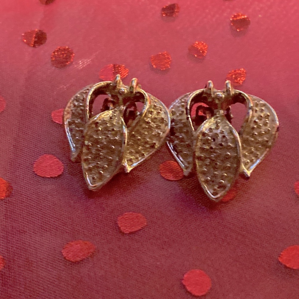 beautiful vintage earring,